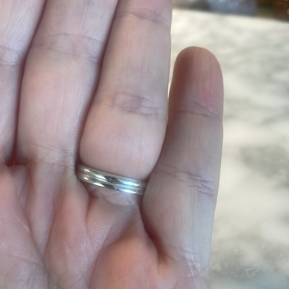 Large oval Larimar gemstone ring 925 sterling silver ring in size 6 - Picture 5 of 7